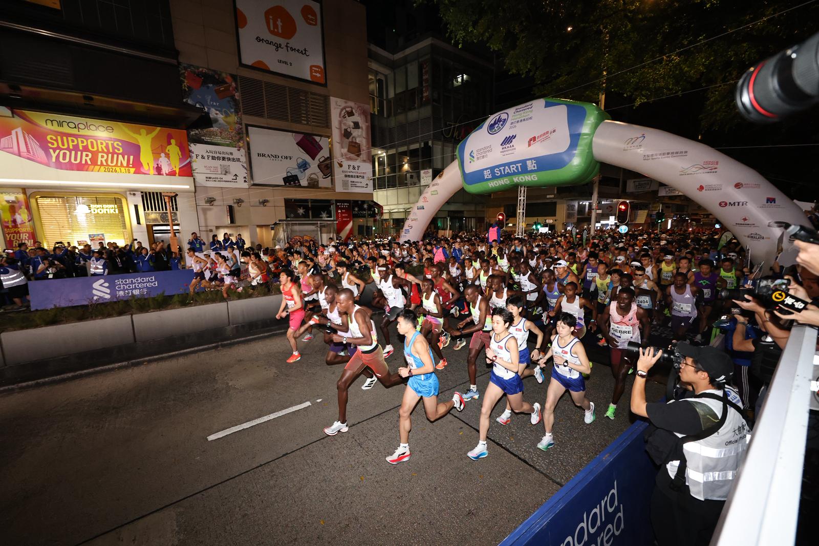 渣打香港馬拉松12萬人報名創新高 黃尹雋奪本地三連霸