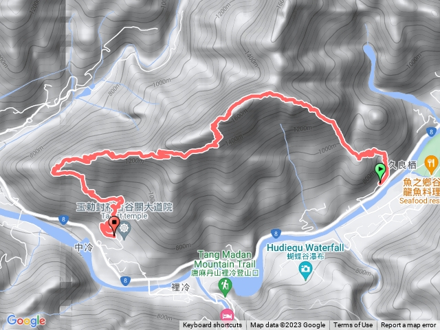 東南稜上東卯，步道下