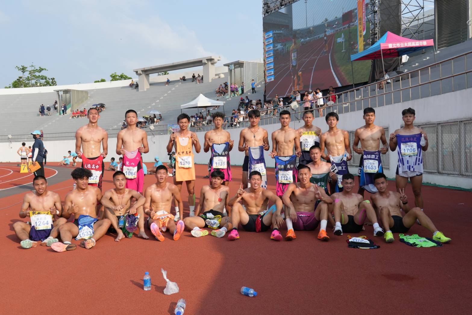 0c2c36facff5a32939df5158ca577c730f28b5d49b3020afeecd95b4009adf4c.jpg