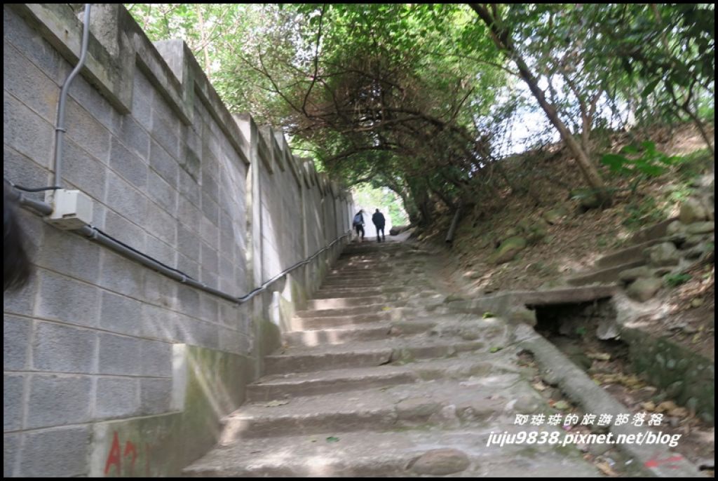 新北泰山。明志書院。頂泰山巖。崎頭步道。山頂步道。義學公園_203816