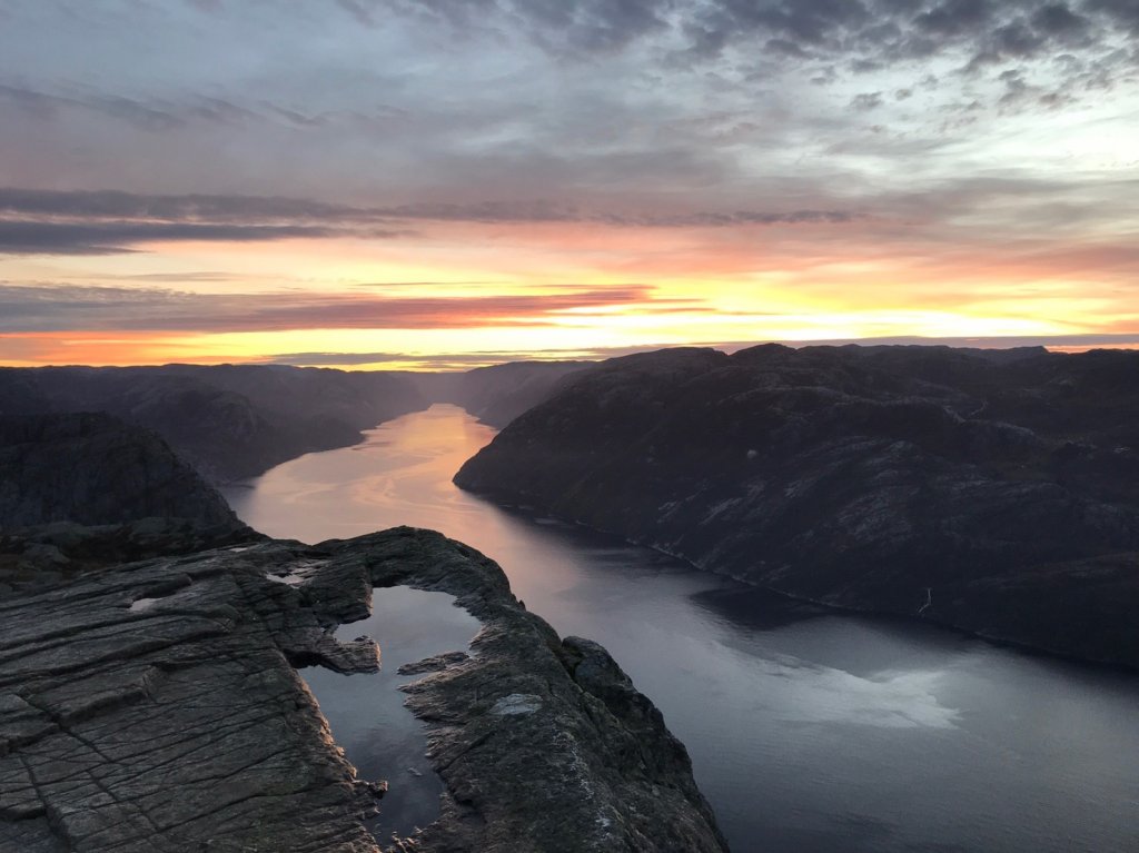 2018十月挪威聖壇岩與呂瑟峽灣的日出_531649