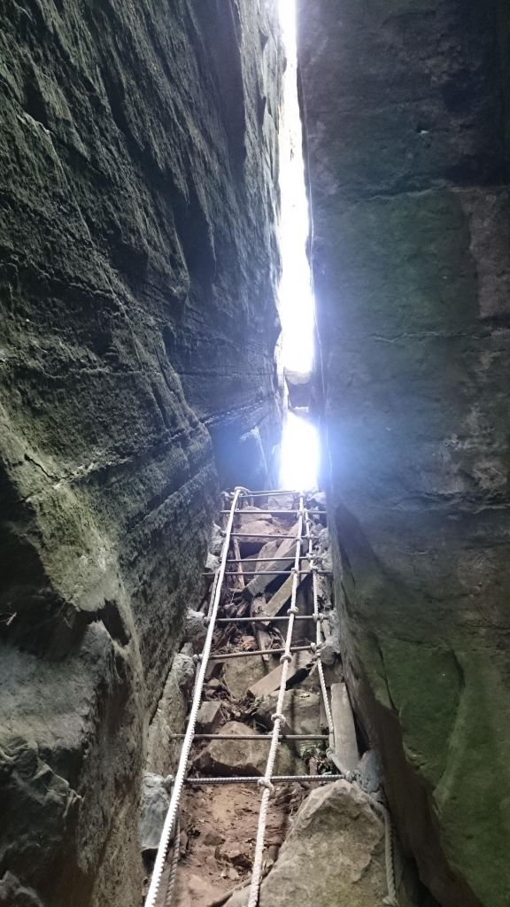 獵鷹尖一線天步道_331127