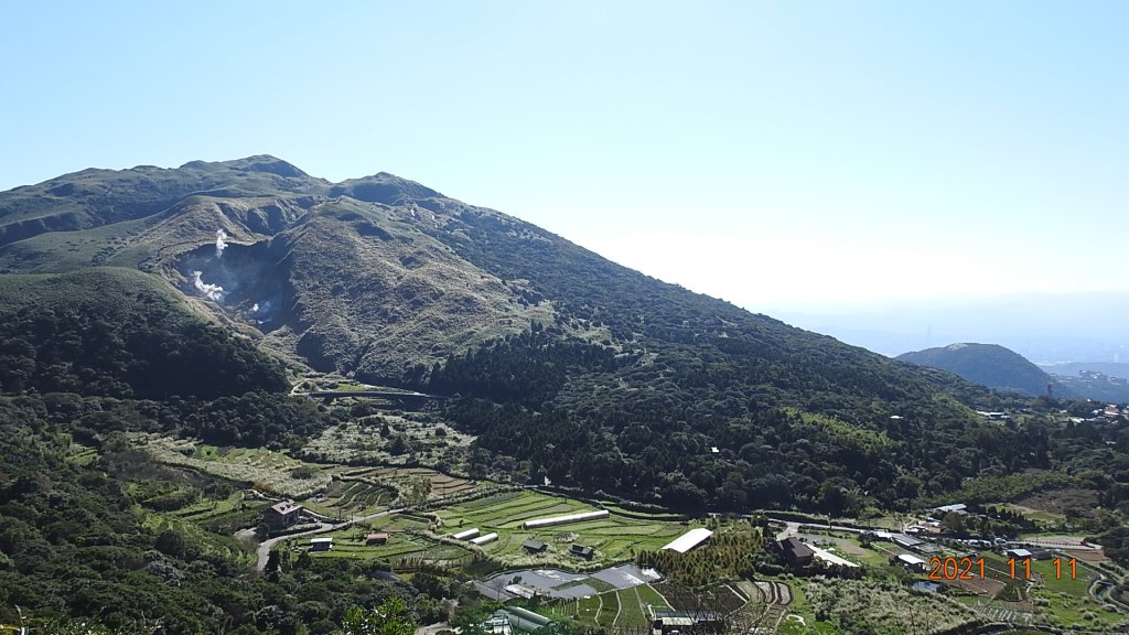 秋高氣爽芒花季再度陽明山天際線-七星山主東峰+大屯山主南西峰向天面天山O型+小觀音山主西南峰共10峰_1511120