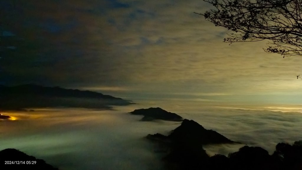 二訪馬拉邦山，解鎖 #琉璃光雲海 #日出雲海  #血月 #斜射光 #楓葉紅了！_2668534