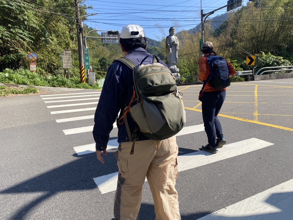 《銀河洞越嶺到貓空｜冬日健行 4 5 公里秘境步道｜親子也適合的台北近郊路線》_2971021