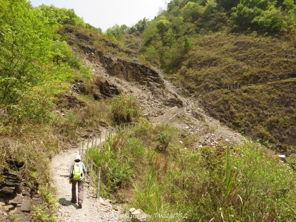 《南投》峽谷瀑布｜東埔八通關古道-雲龍瀑布20170416_2887728