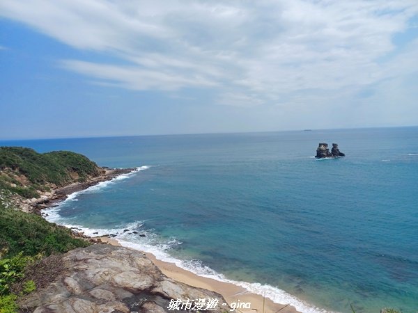 【新北金山】三面臨海視野佳。 獅頭山公園步道x神秘海灘x燭臺雙嶼_2818740