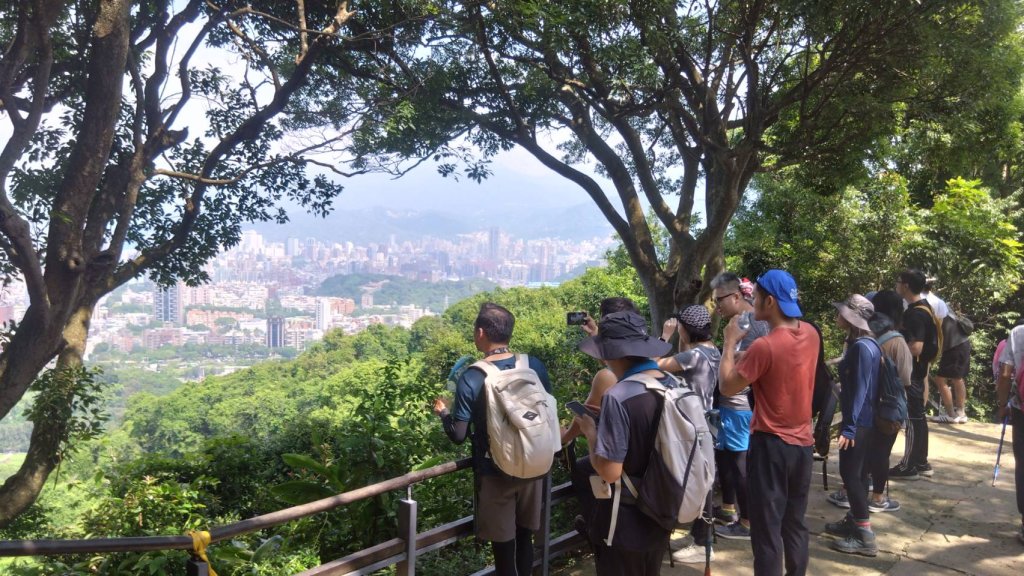 年輕人爬山趣～臺北大縱走第五段，劍潭至碧山巖！封面圖