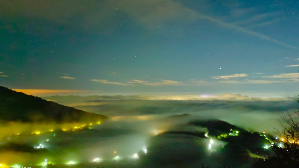 大屯山差強人意 #琉璃光 #火燒雲 #日出 #雲海 12/11_2666971