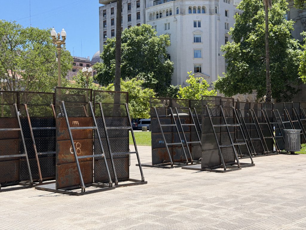 [紐約馬之行-56] 2025_1114 阿根廷總統府_2953645