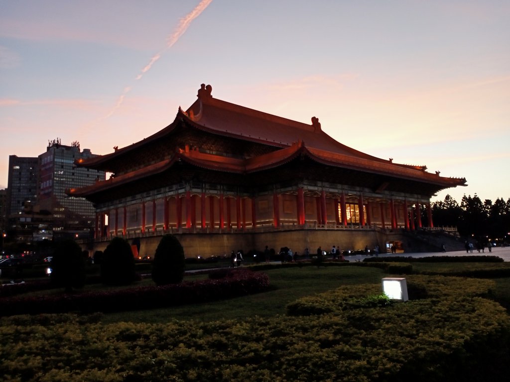 自由廣場、國家戲劇院、國家音樂廳、中正紀念堂賞櫻及尋寶趣【齊心鞋力尋寶去】_2038794