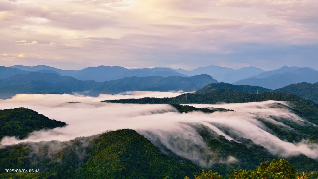 石碇趴趴走追雲趣 #二格山 #琉璃光 #雲海流瀑 #火燒雲 #雲海 #雲海 8/3 & 4_2850734