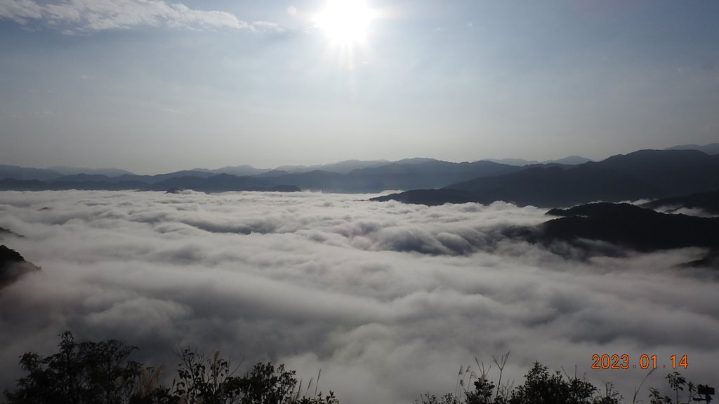 翡翠水庫壩頂/新店四十份公墓雲海+斜射光，個人在此最有層次最美的一次雲海_1993133