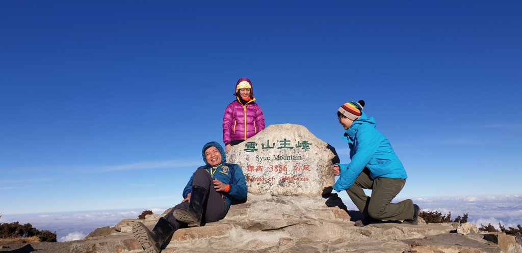 跨年前雪山主東峰結冰_657496