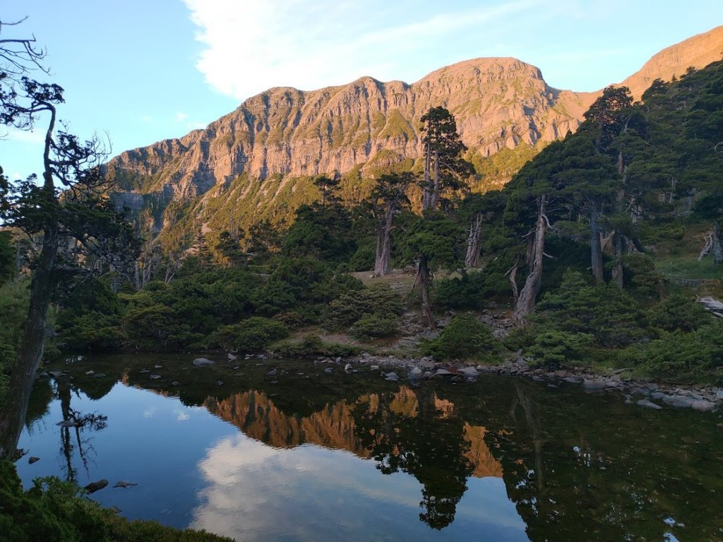 雪山主東峰 翠池 北稜角 凱蘭特崑山封面圖