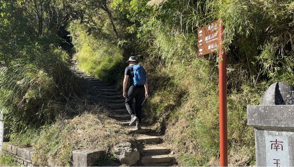 【南投】麟趾山、鹿林山、鹿林前山O型縱走｜被玉山群峰環繞的半日健行路線｜塔塔加三山_1929369