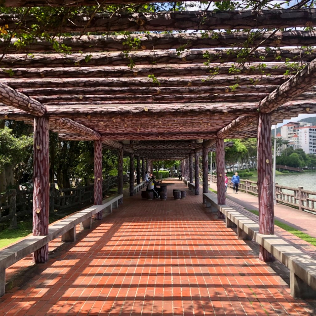 28.碧湖環湖、陽光暖暖微風吹拂_1662728