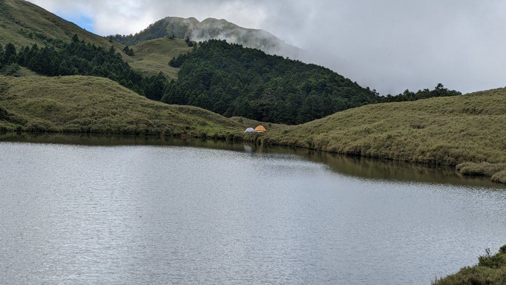 白石安東軍高山湖泊草原，空靈幽靜。_1756869