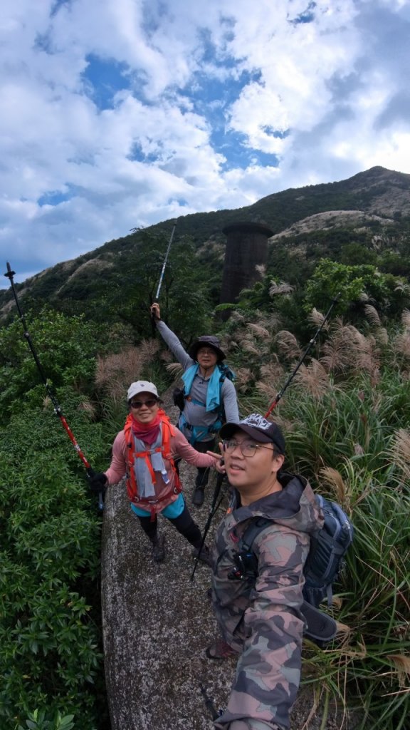 芒花盛開-煙囪稜 黃金洞 半屏山 燦光竂O型_2357563