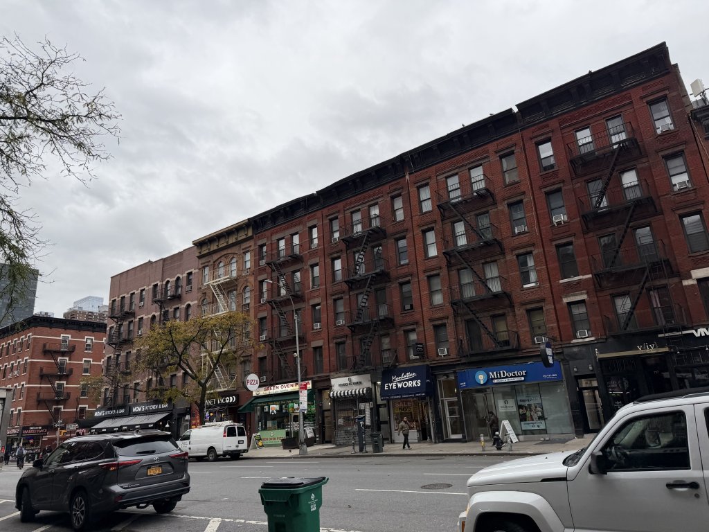 [紐約馬之行-01] 2025_1031 領紐約馬拉松物資_2940504