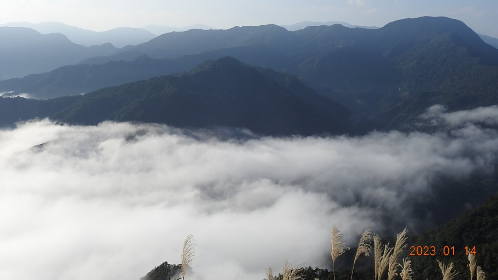 翡翠水庫壩頂/新店四十份公墓雲海+斜射光，個人在此最有層次最美的一次雲海_1993221