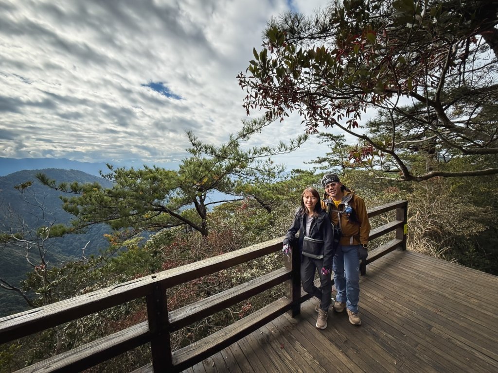 鳶嘴山上的瘦稜_2983868