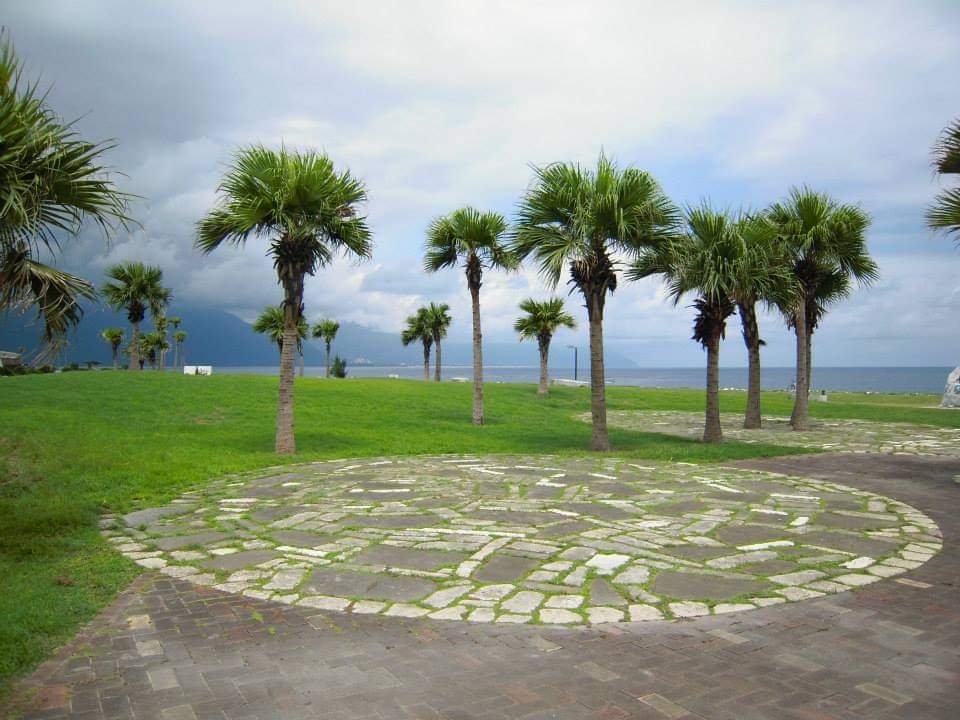 〔貢寮 〕靈鷲山無生道場  三貂角燈塔 ，南子吝步道，獅公髻尾山，台東三仙台，花蓮七星潭，清水斷崖_2253069
