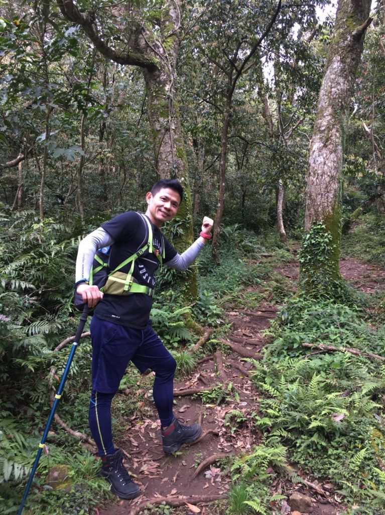 沾了一身泥濘也不悔的走過大屯山系五連峰_295150