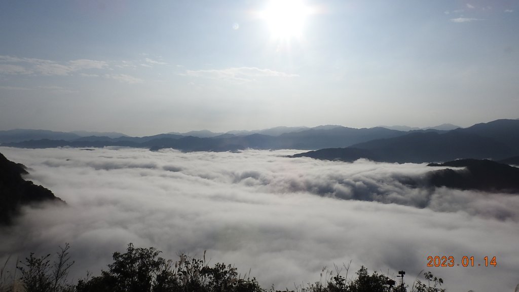 翡翠水庫壩頂/新店四十份公墓雲海+斜射光，個人在此最有層次最美的一次雲海_1993159