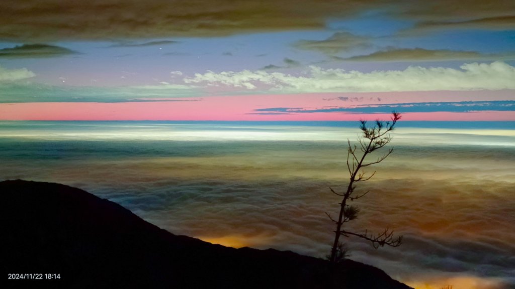 跟著雲海達人山友追雲趣-二訪 #鳶嘴山 解鎖 #黃金雲海 #夕陽雲海 #火燒雲 #琉璃光_2652101