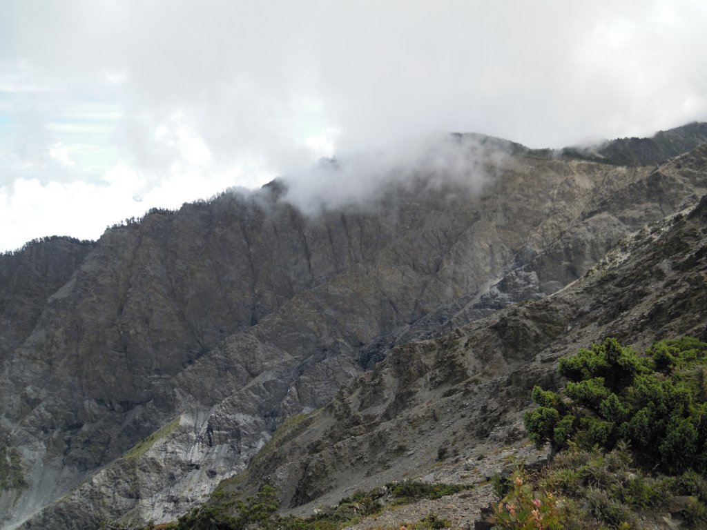 南湖群峰_南湖大山_南湖東峰__南湖北山_審馬陣山_多加屯山20140827_1960101