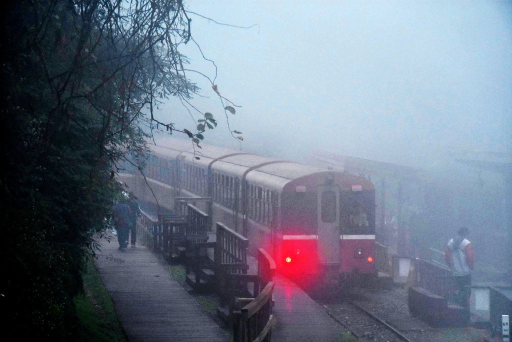 20221018公車旅人阿里山手扎:封面圖