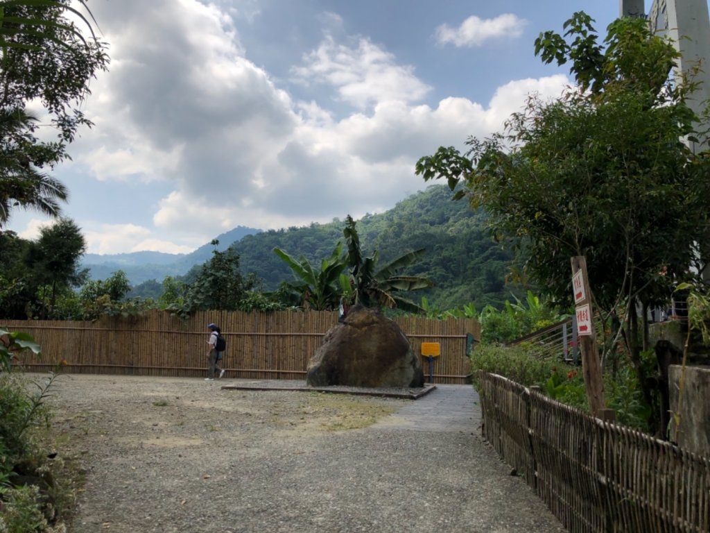 達娜伊谷走里美避難歩道、巨石坂步道_690786