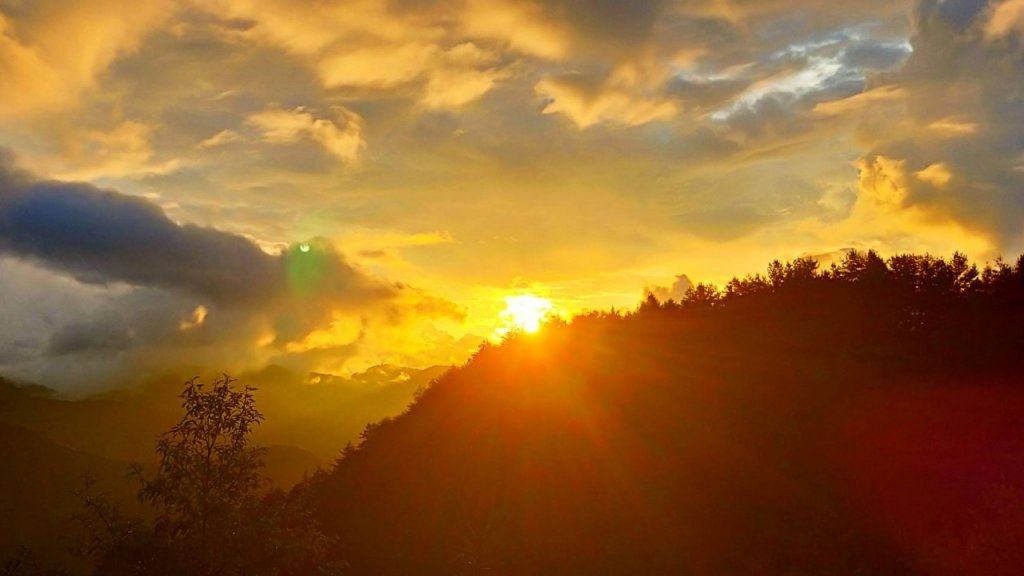 【阿里山私房景點】塔塔加夕陽下的彩霞_691633