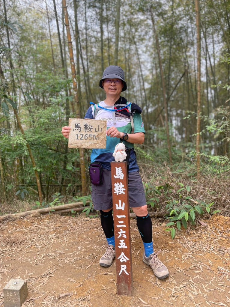 230416-小百岳#057 梨子腳山。18禁-竟能在茶樹上偶遇黑線黃尺蛾。美美兔O繞走成8字。_2117345