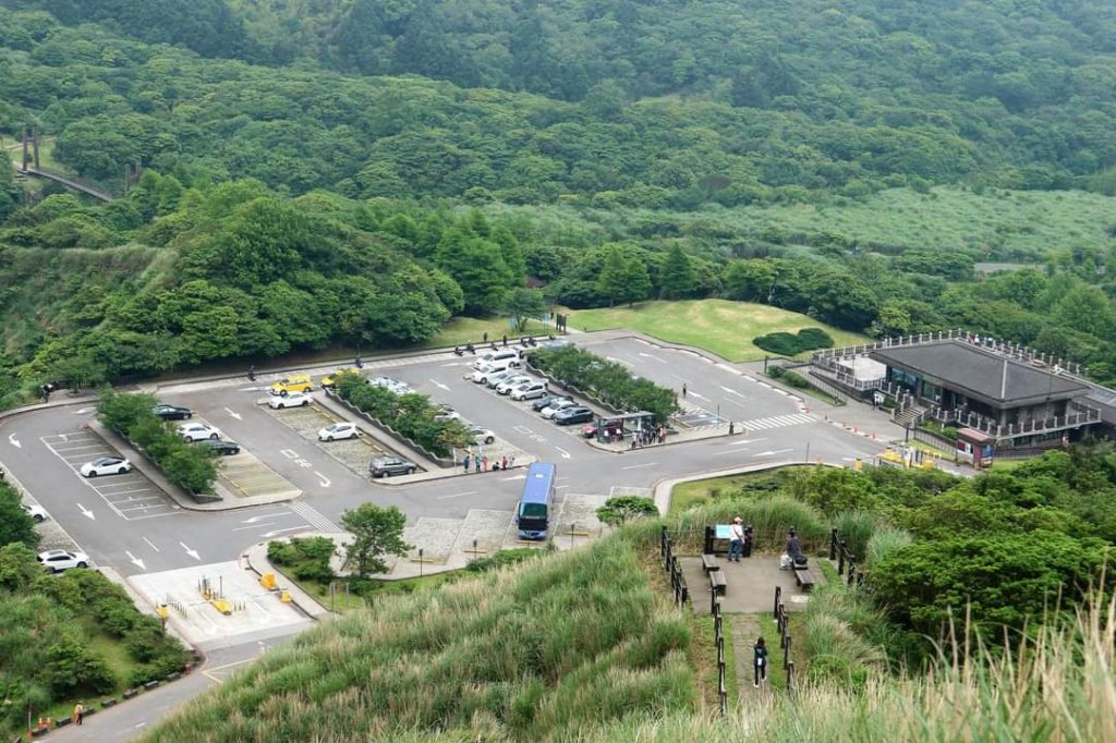 小百岳NO.1大屯山 。〔陽明山〕夢幻湖步道竹嵩山 擎天崗環形步道封面圖