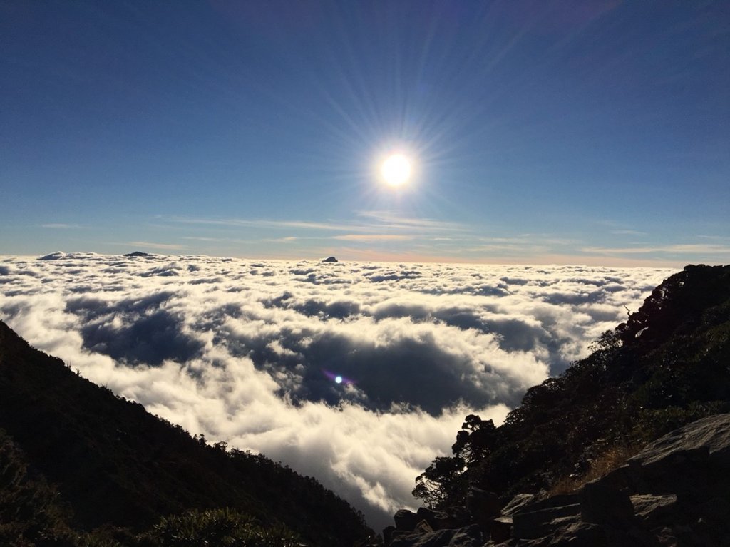 跨年前雪山主東峰結冰_657482