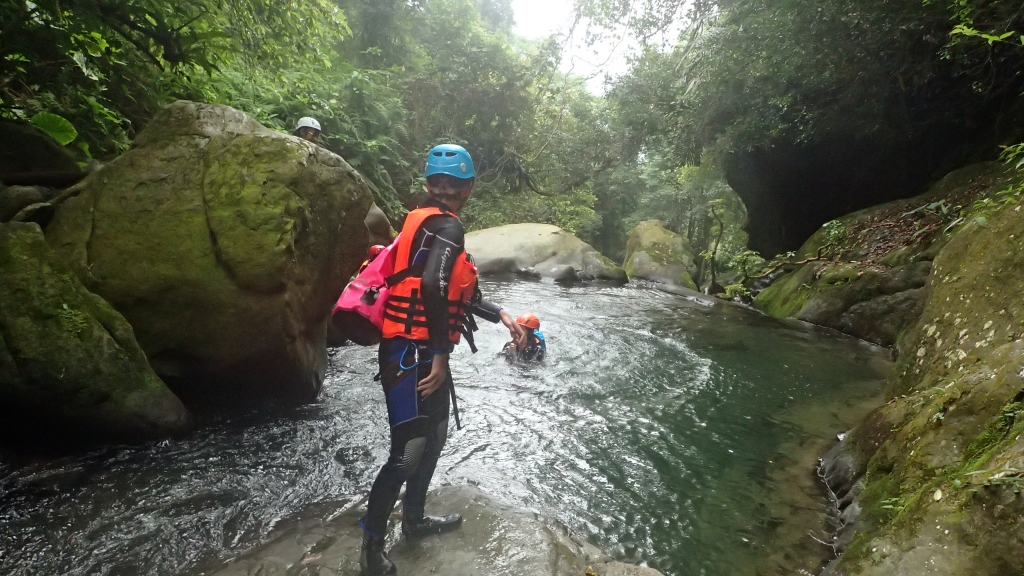 梅花溪溯行-梅花瀑布垂降、跳水趣_57650