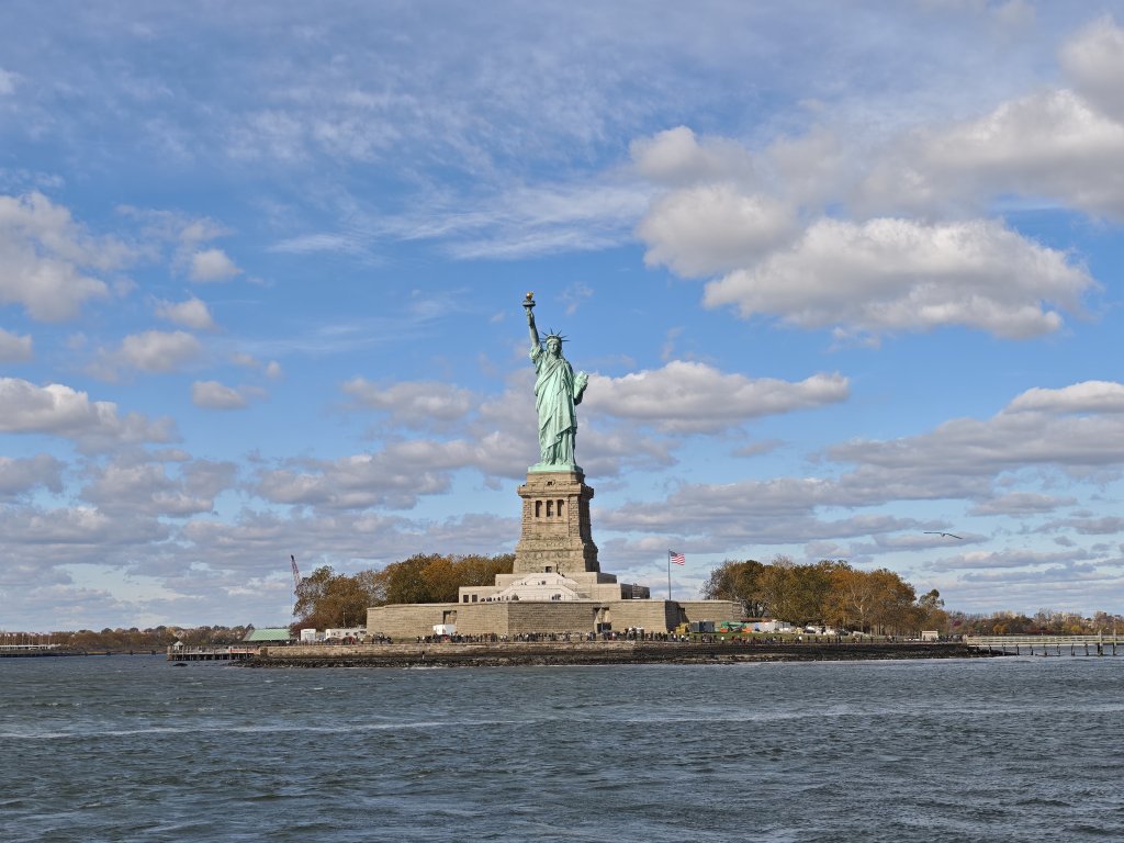 [紐約馬之行-06] 2025_1101 船上看自由女神像_2943896