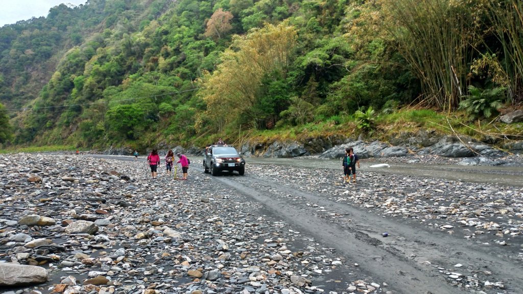 武界一線天～徒步感受大自然的美_882365