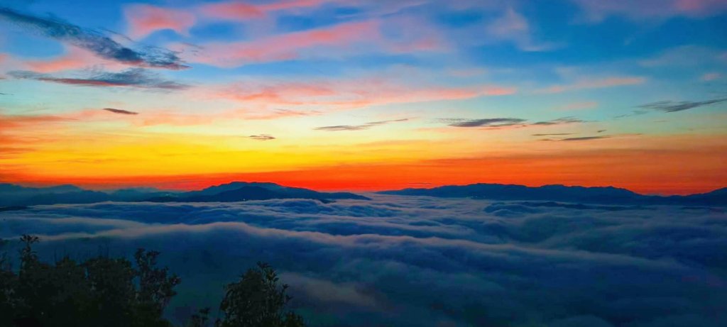 北宜郊山之濫觴 #琉璃光雲海 #日出雲海 #觀音圈雲海 #海景第一排 6/23封面圖