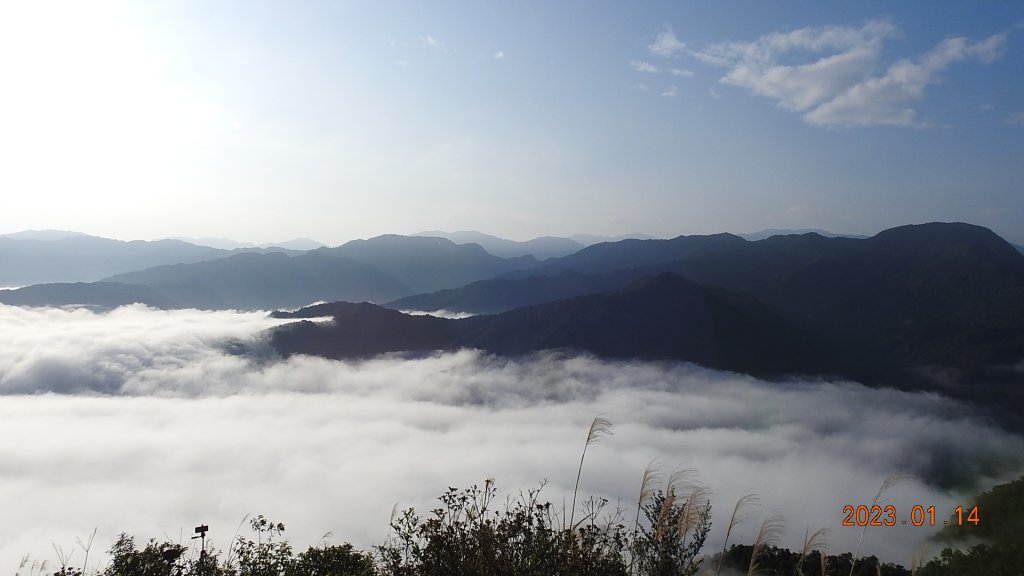 翡翠水庫壩頂/新店四十份公墓雲海+斜射光，個人在此最有層次最美的一次雲海_1993151