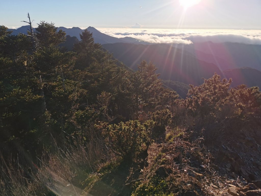 近臨雲海滿佈的干卓萬群峰-10/9~11_1139409