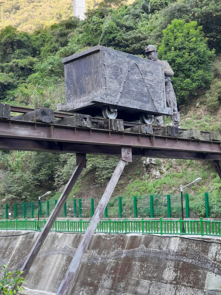 2022/08/27 石碇筆架山連峰，綠豆湯鞍部_2001177