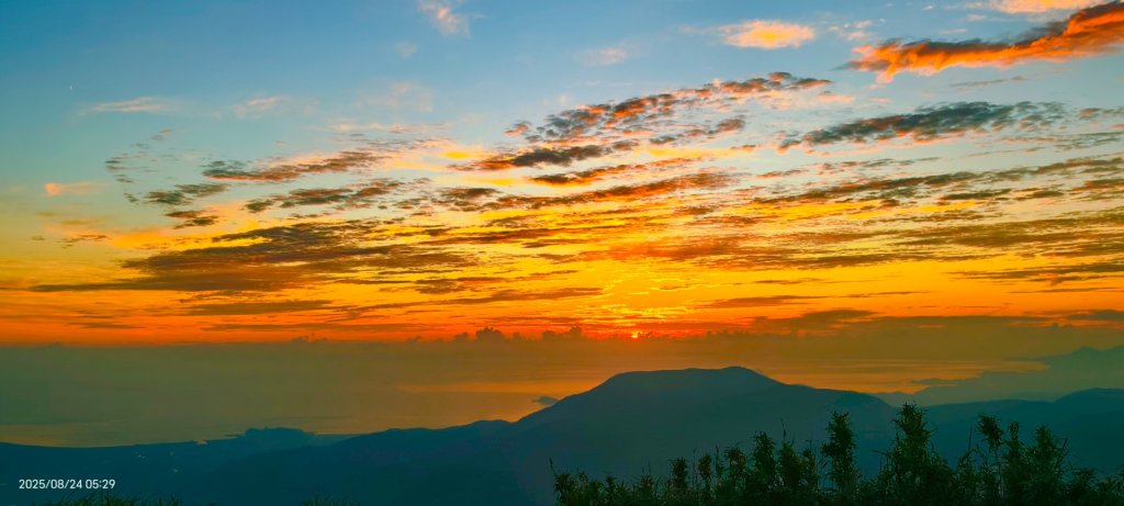 #七星山 #火燒雲 #雲瀑 #雲海 #日出 8/24 & #霧虹 #觀音圈 9/12_2868389