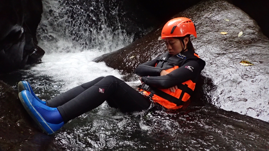 梅花溪溯行-梅花瀑布垂降、跳水趣_57684