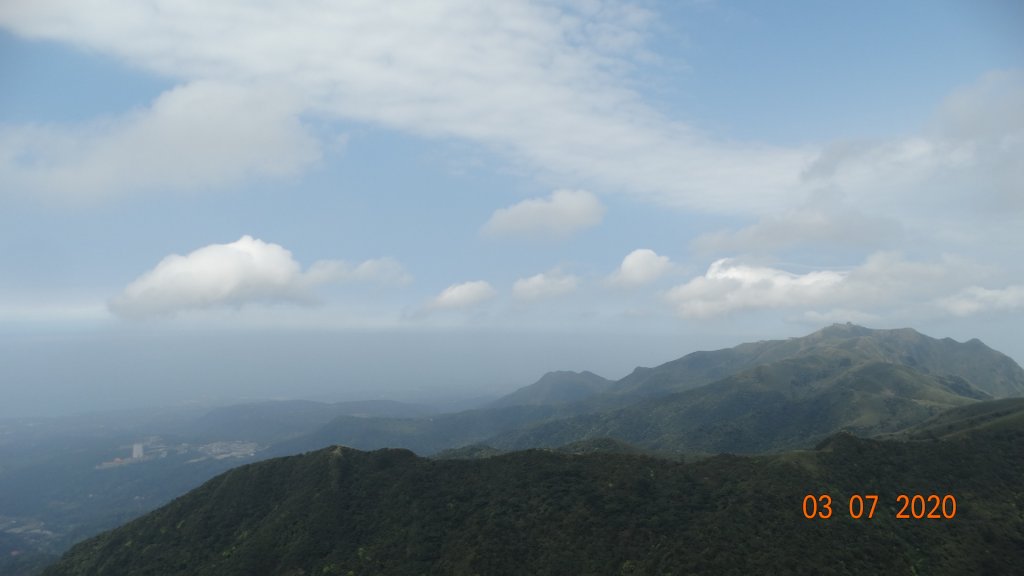 經不住陽光和遠處山頭的誘惑 !_869729