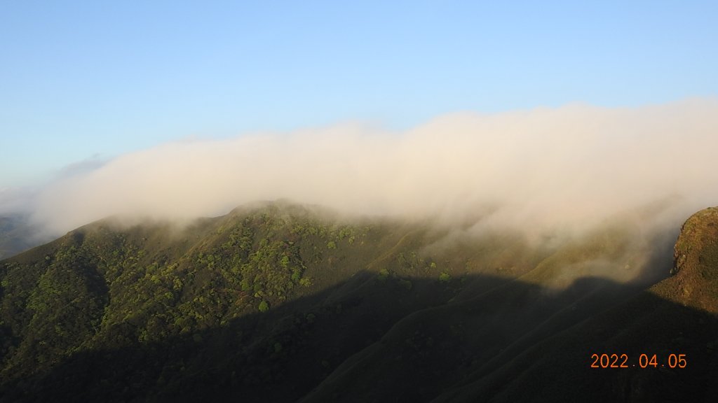 山中何所有，嶺上多白雲。 只可自怡悅，不堪持贈君。4/5陽明山再見雲瀑&觀音圈_1663187