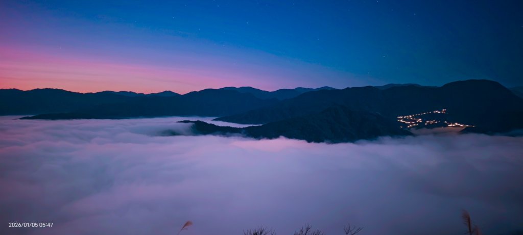 #新店四十份 #翡翠水庫壩頂 #覺真宮 #雲海 #日出 #雲瀑 #霧虹 1/5_2977213