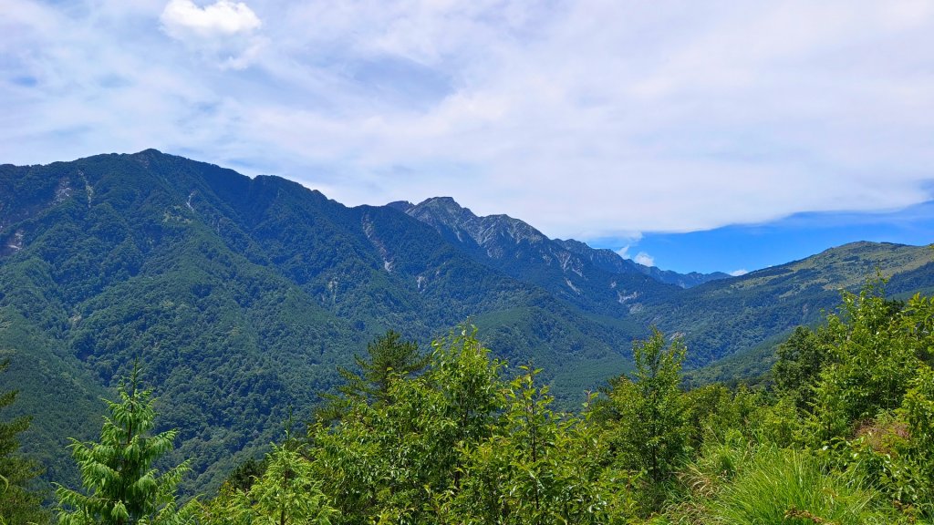 兩颱風之間空擋登屏風山巧遇保育類動物+出大景_2237944